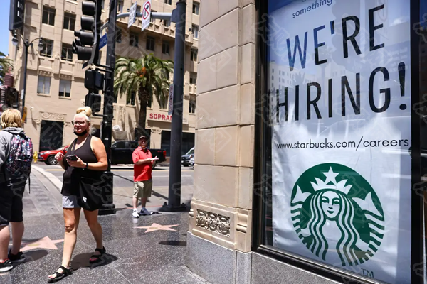 2024年10月24日:星巴克股价下跌 此前表示销售额再次下降并暂停2025财年展望